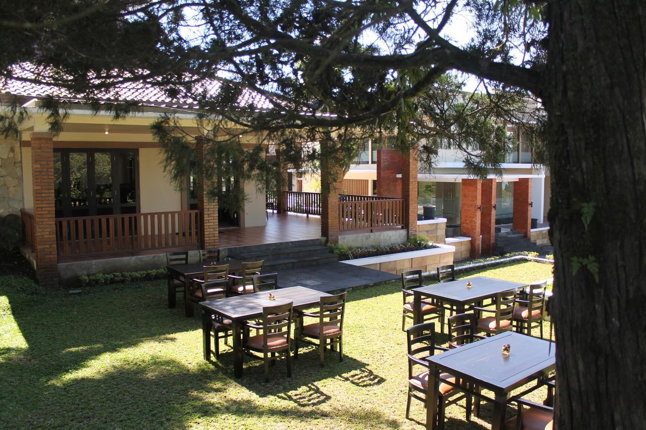 Akasa Hotel Калиуранг Экстерьер фото