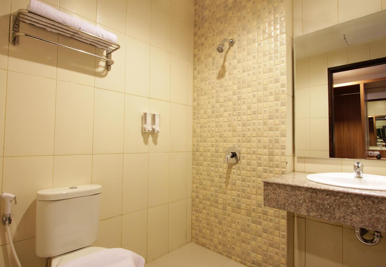 Akasa Hotel Калиуранг Экстерьер фото